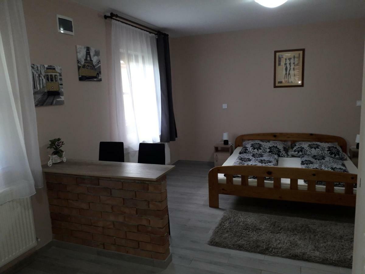 Aquatherma Apartman Sárospatak Exterior photo